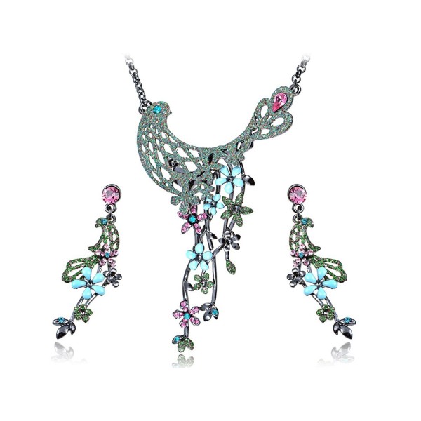 Alilang Woodland Elegant Swarovski Necklace